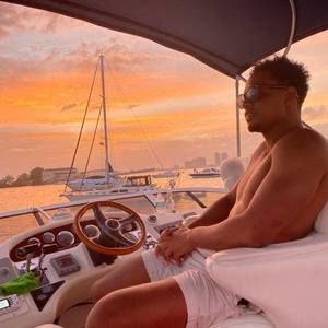 Meet your Posher, Juan esteban